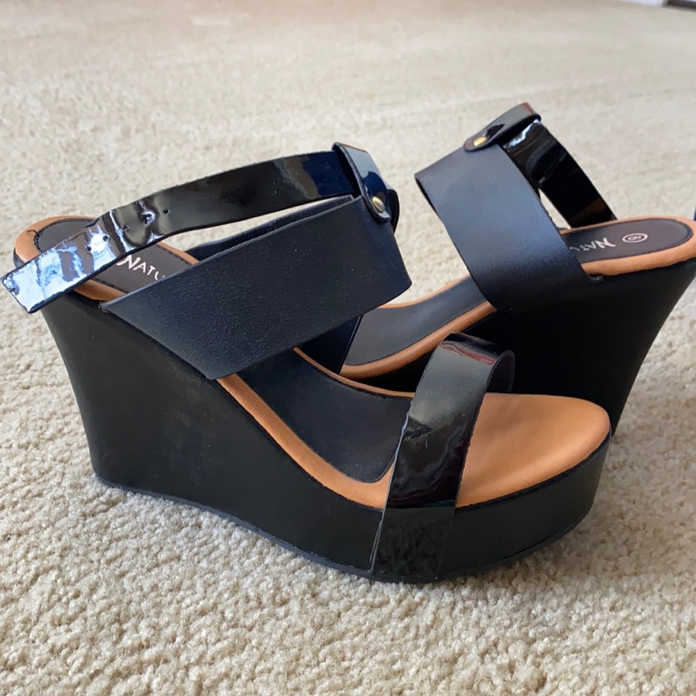 Black wedge nature breeze size 8 heels never worn
